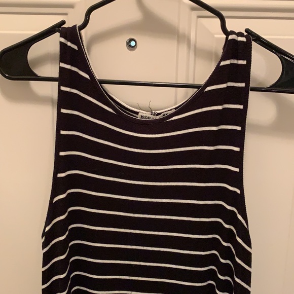 Large Black and white stripped casual dress - Picture 2 of 6